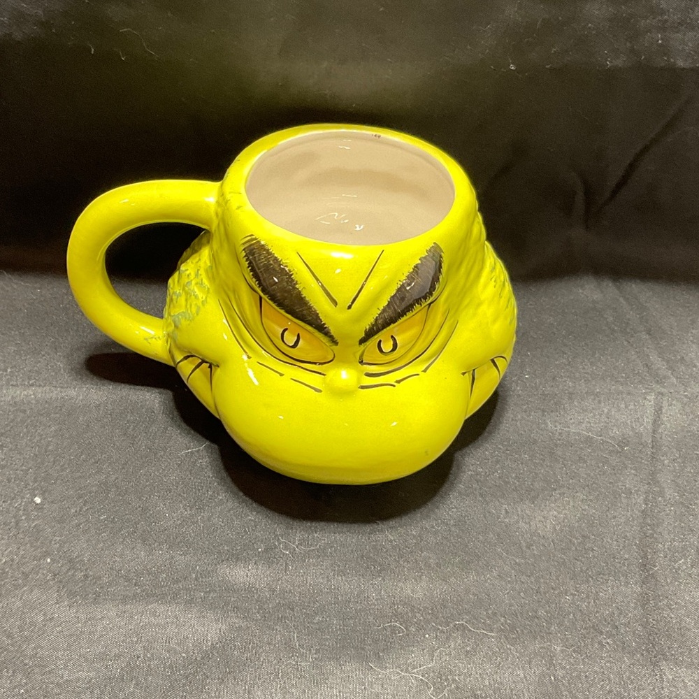 The Grinch Coffee Mug.  Brand New.  No Chips.